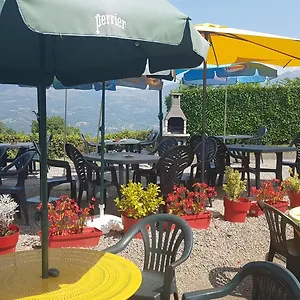 https://chalets-du-lac.midi-pyreneeshotels.com